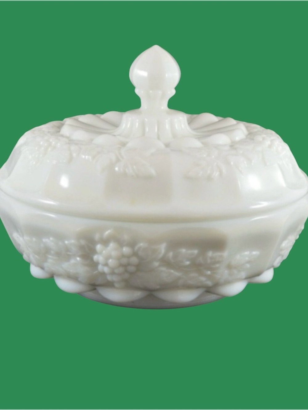 vtg WESTMORELAND Grapes Milk Glass Lidded Trinket Box Candy or Chocolates White